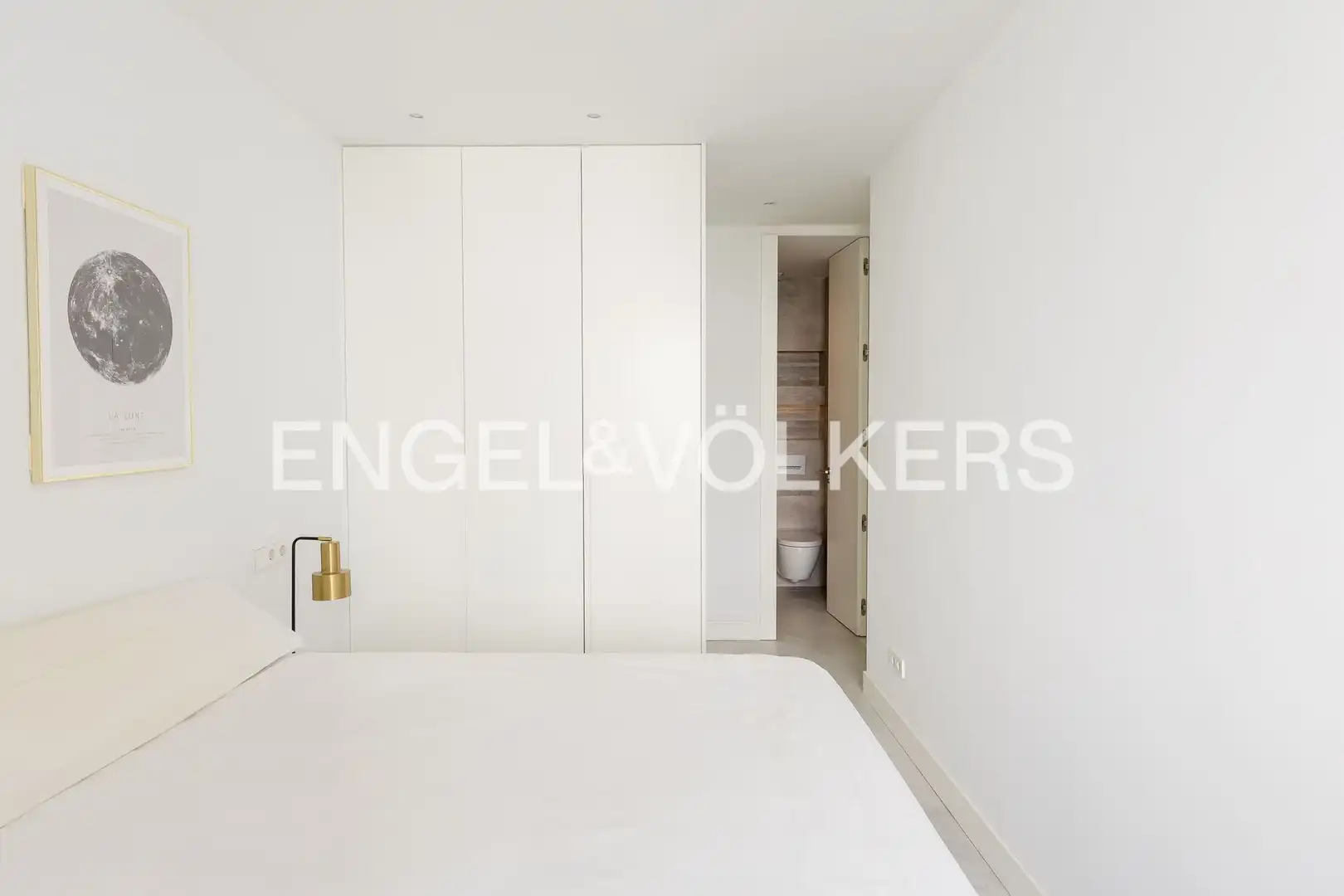 Schlafzimmer von Wohnung zum Verkauf in Madrid mit Klimaanlage und Heizung