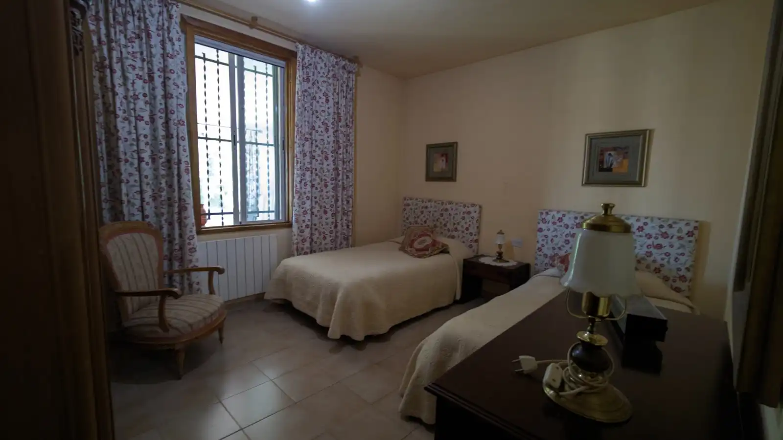 Dormitori de Casa o xalet en venda en La Zubia amb Aire condicionat, Jardí privat i Traster