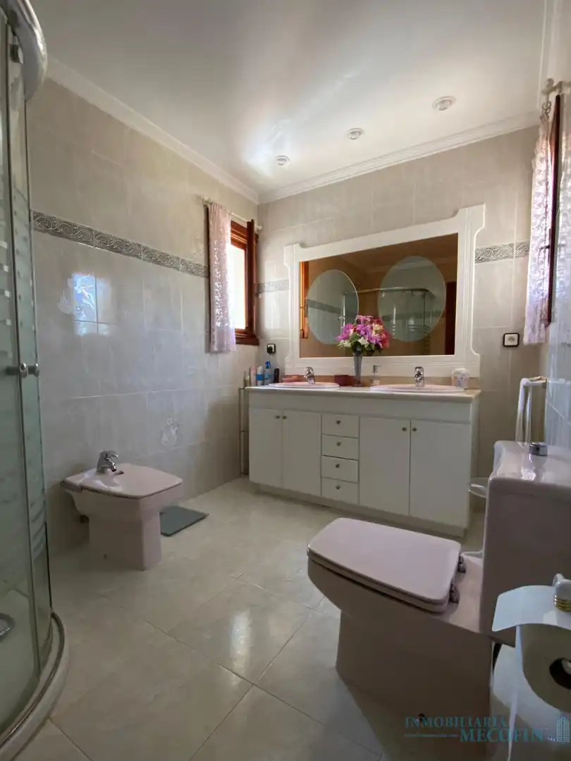 Baño de Casa o chalet en venta en La Nucia con Terraza, Trastero y Piscina