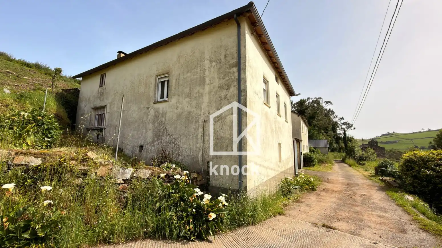 Vista exterior de Casa o xalet en venda en Valdés - Luarca amb Calefacció i Jardí privat
