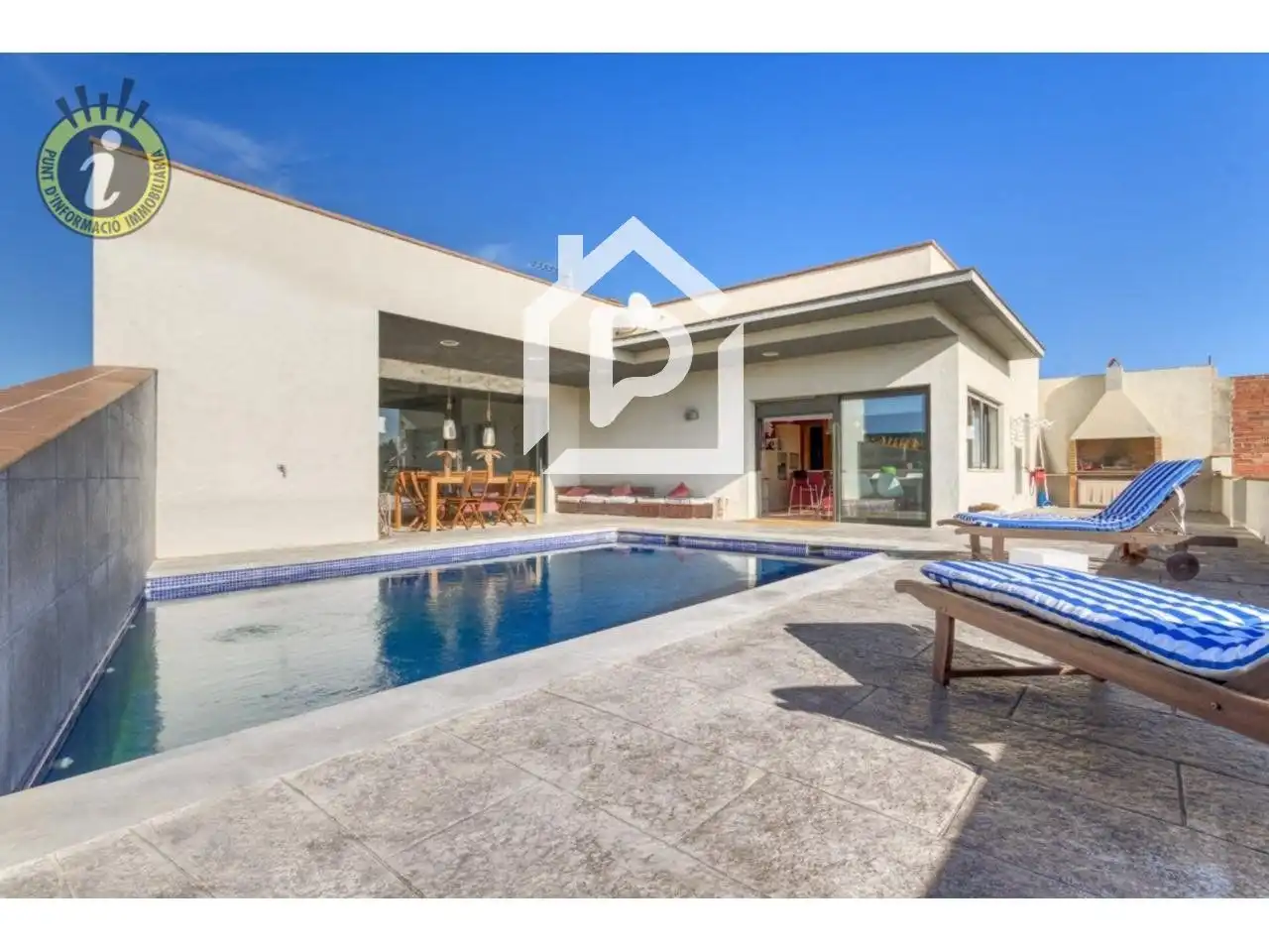 Piscina de Casa o chalet en venta en Santa Llogaia d'Àlguema con Aire acondicionado, Calefacción y Terraza