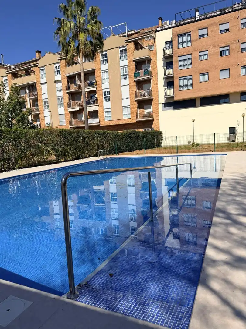 Schwimmbecken von Dachboden zum Verkauf in Badajoz Capital mit Klimaanlage, Privatgarten und Terrasse