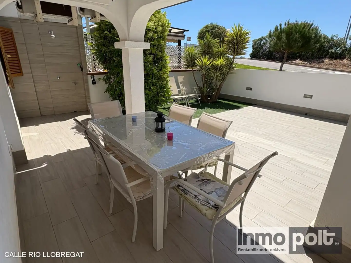 Terrasse von Einfamilien-Reihenhaus zur Miete in Pilar de la Horadada mit Klimaanlage, Privatgarten und Terrasse