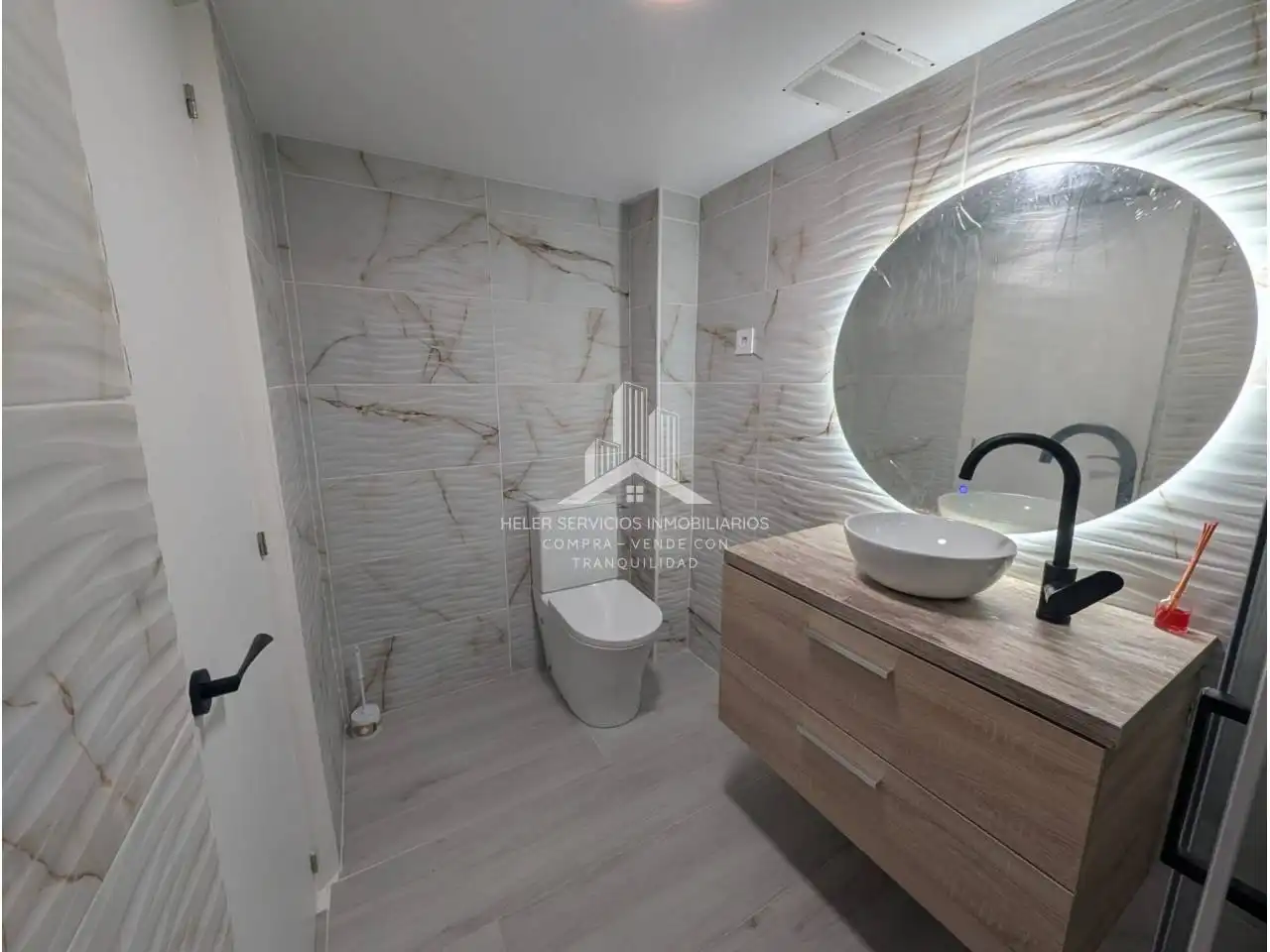 Casa en venta en Calle Santa Cristina, imagen 2