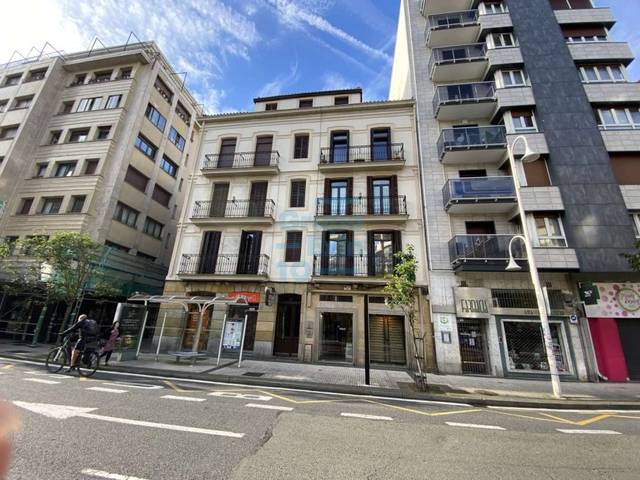Local comercial en Venta en Donostia-San Sebastián - Mirakruz Kalea en Gros