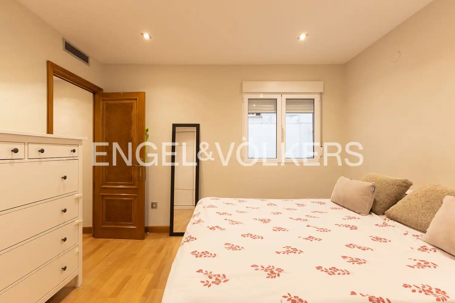 Habitación de Piso en venta en Valencia con Aire acondicionado, Calefacción y Amueblado