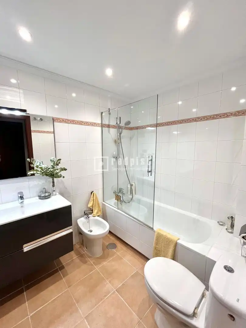 Bathroom of Houses for sale in Málaga  with Air Conditioner, Heating and Private garden