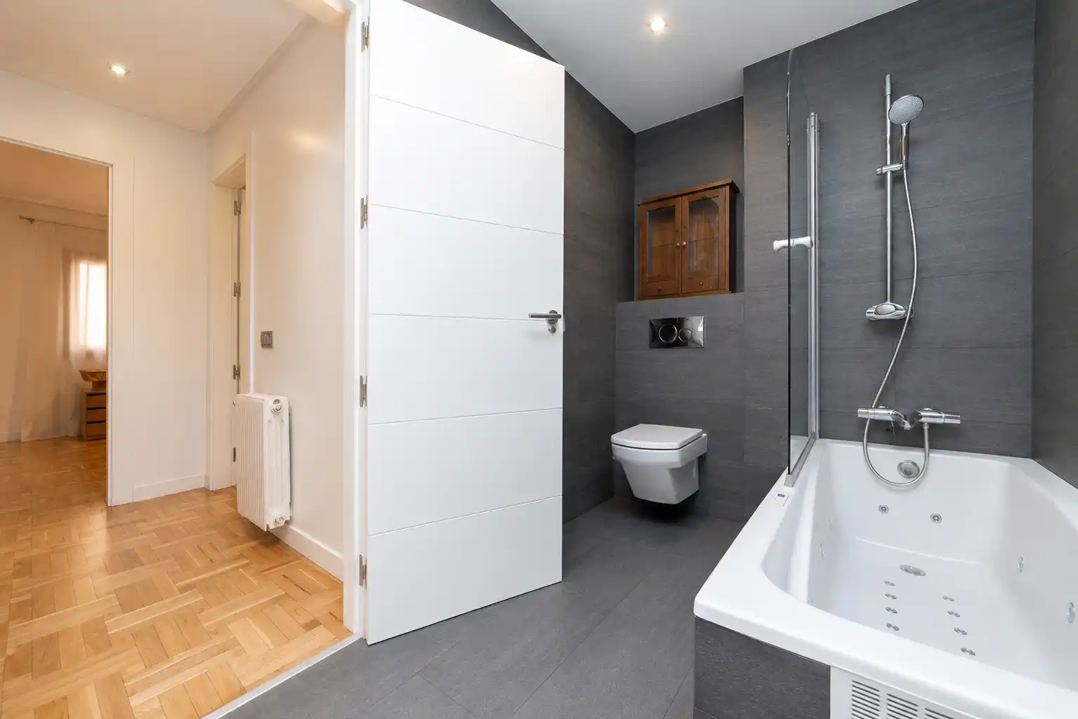 Baño de Piso en venta en Pozuelo de Alarcón con Aire acondicionado, Calefacción y Jardín privado