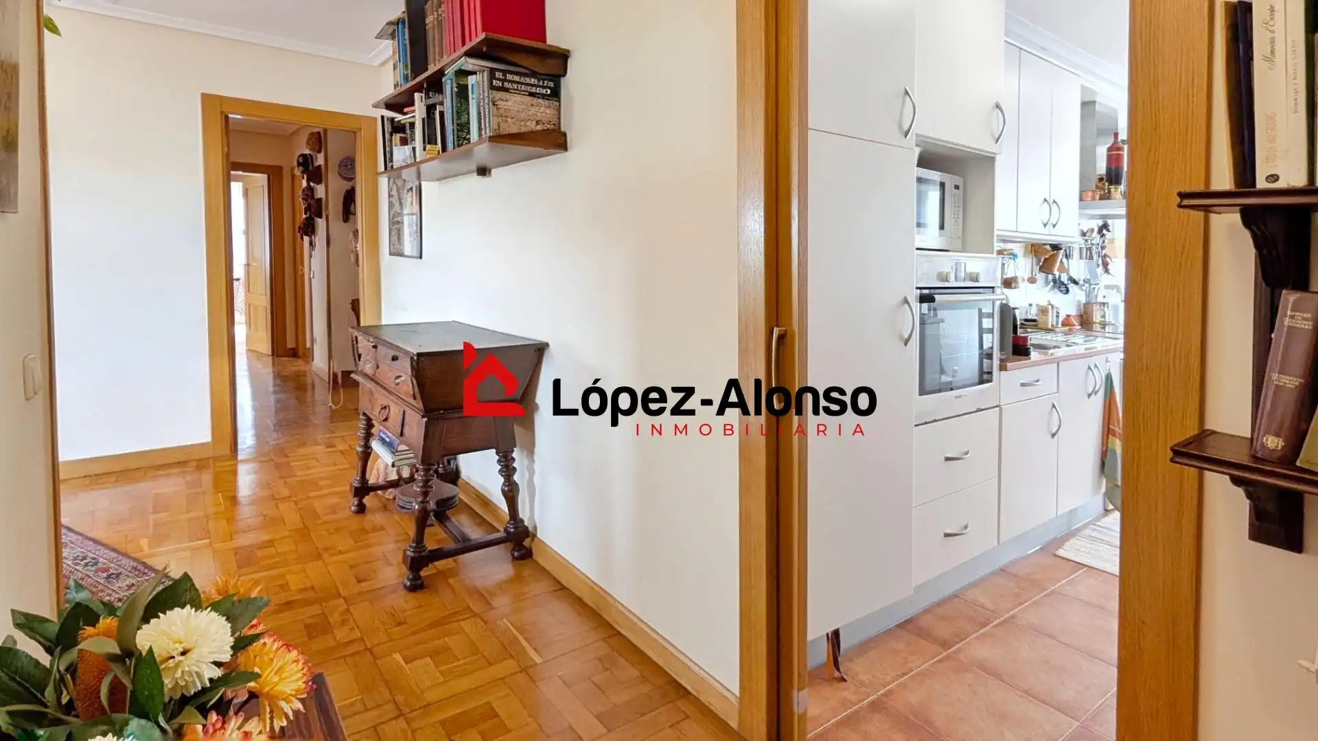 Kitchen of Flat for sale in Santander  with Heating and Storage room
