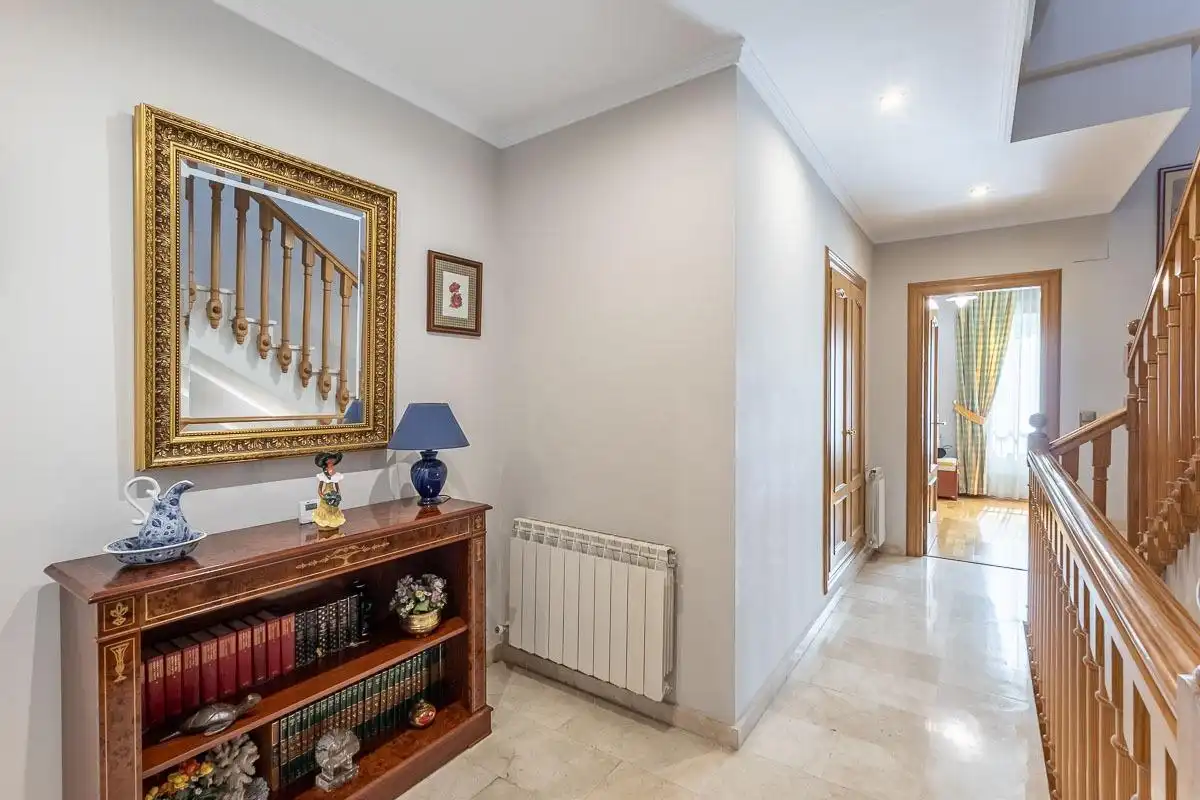 Casa adosada en venta en Granada con Calefacción, Jardín privado y Terraza