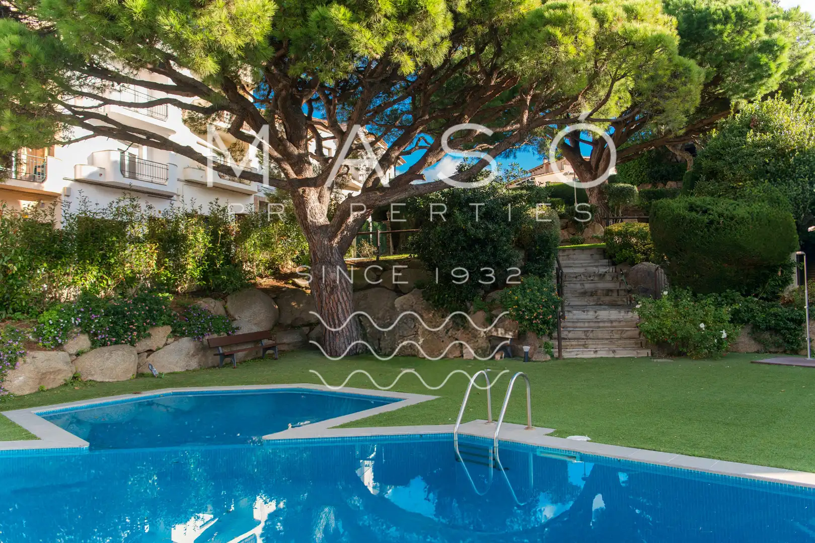 Piscina de Casa adosada en venda en Sant Feliu de Guíxols amb Calefacció, Jardí privat i Terrassa
