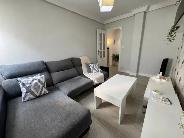Piso con terraza en venta en Miguel Zabaleta Kalea 29, imagen 2