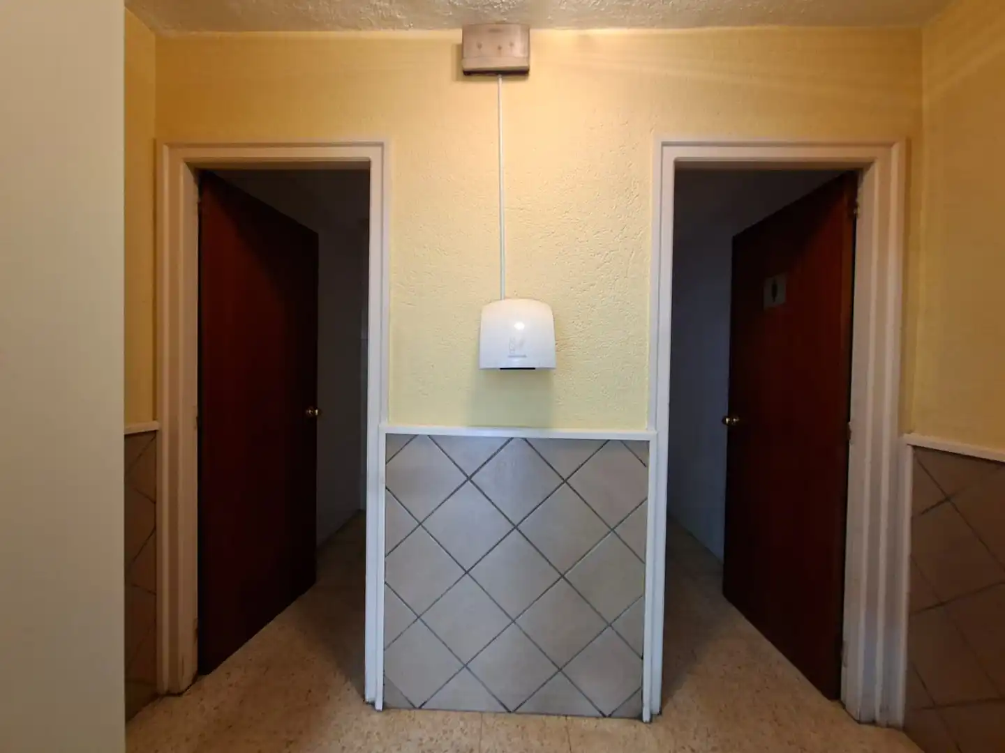 Commercial properties for sale in Llinars del Vallès  with Air Conditioner, Heating and Furnished