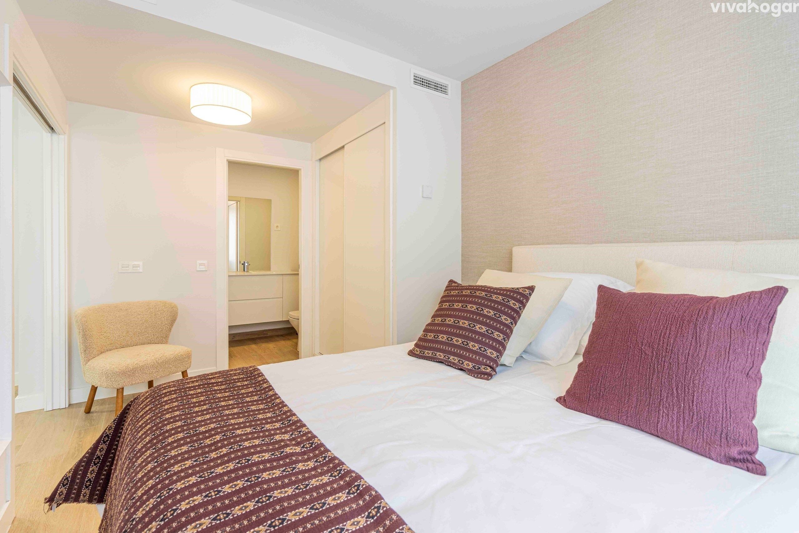 Dormitori de Pis de lloguer en  Madrid Capital amb Aire condicionat, Calefacció i Terrassa