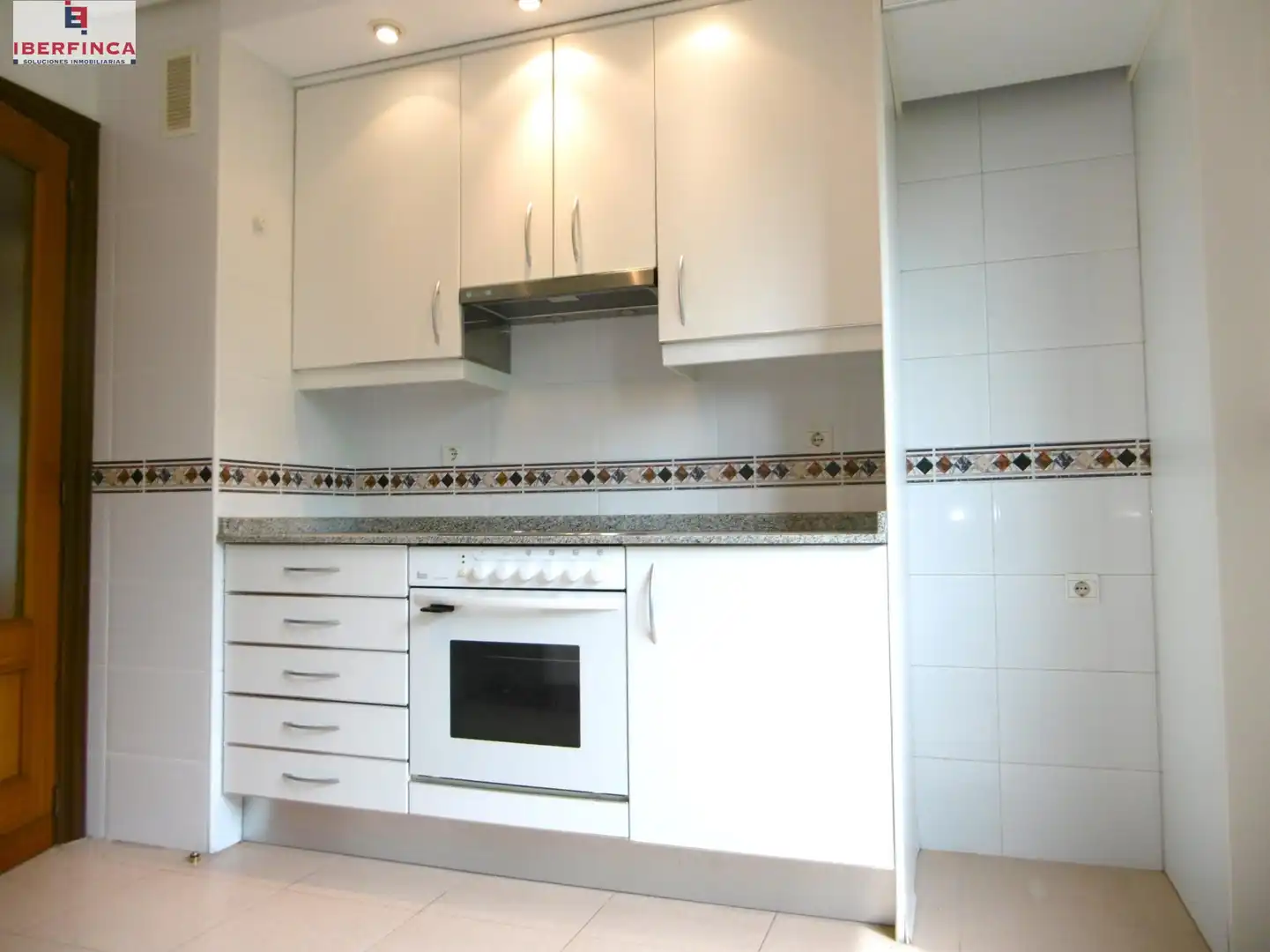 Kitchen of Flat for rent in Valladolid  with Heating, Terrace and Storage room