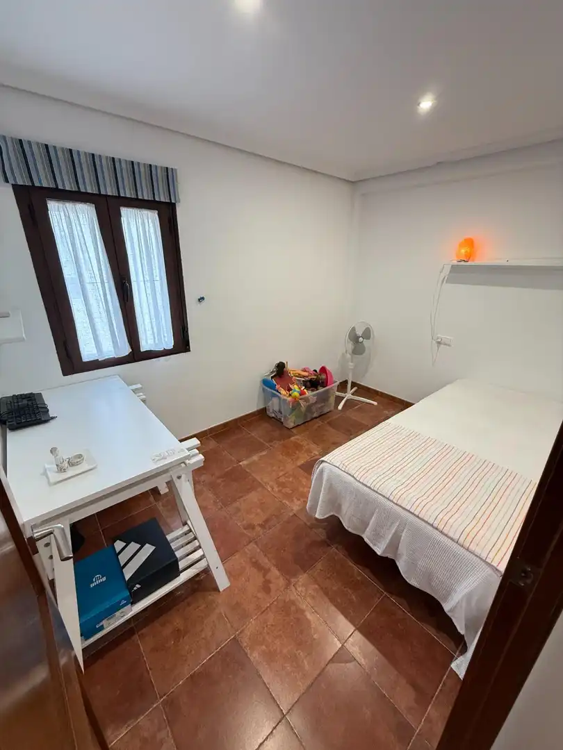 Schlafzimmer von Wohnung zum Verkauf in Córdoba mit Klimaanlage, Heizung und Balkon