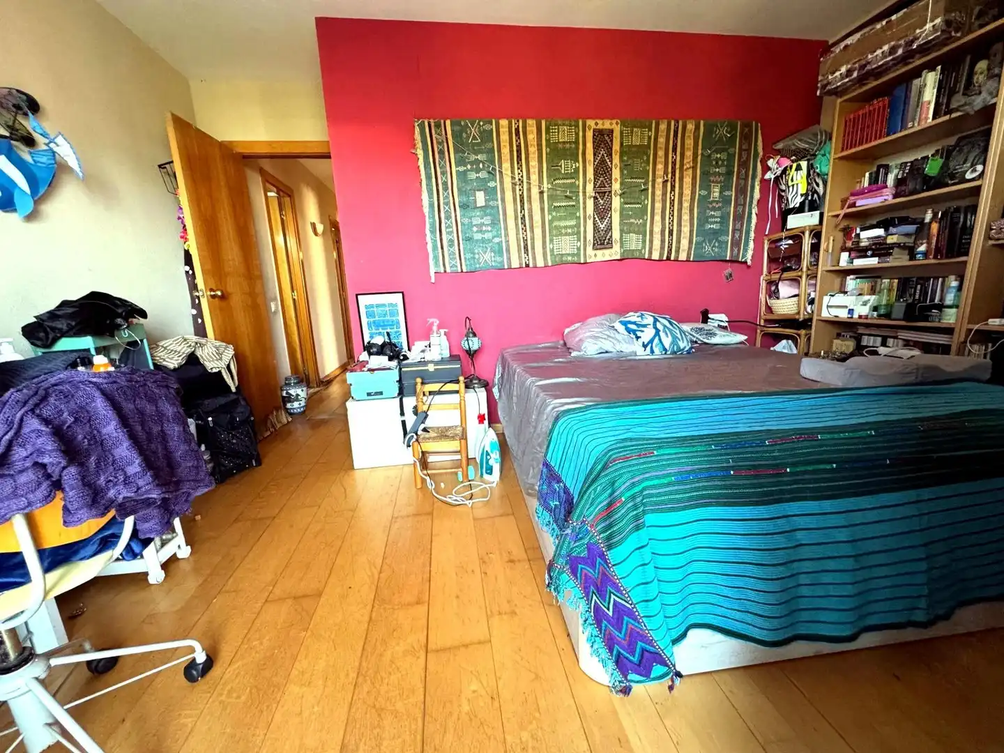 Schlafzimmer von Dachboden zum Verkauf in Castelldefels mit Klimaanlage, Heizung und Parkett