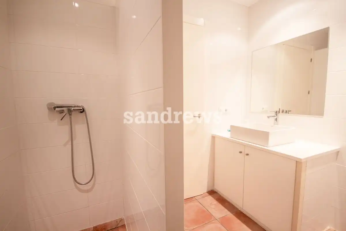 Badezimmer von Country house zum Verkauf in Darnius mit Klimaanlage, Heizung und Privatgarten