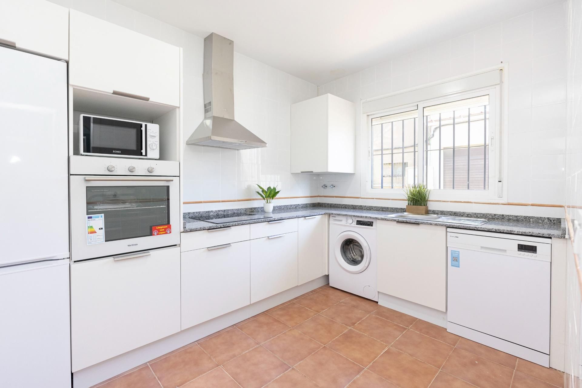 Kitchen of Single-family semi-detached for sale in La Palma del Condado  with Terrace