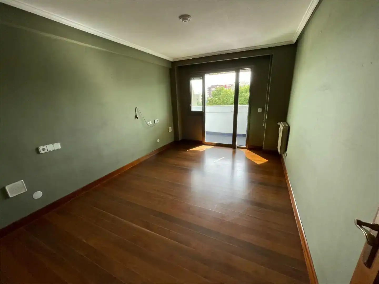 Habitación de Piso en venta en León Capital  con Parquet, Trastero y Piscina