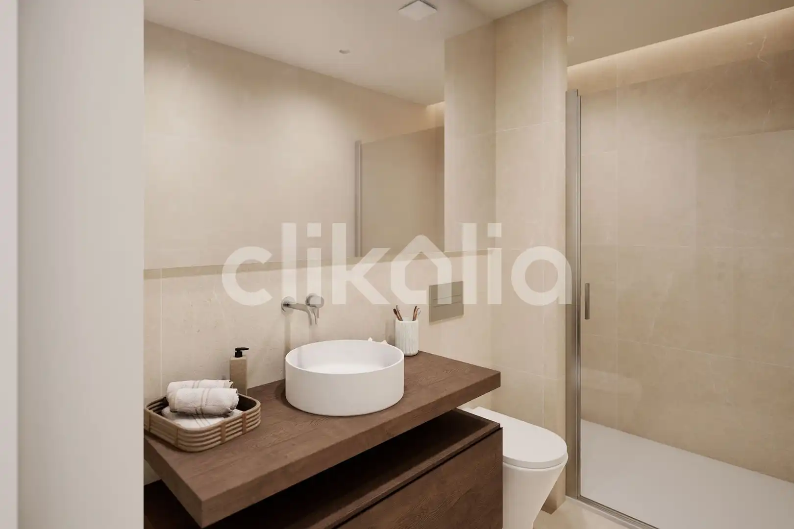 Bathroom of Flat for sale in Sevilla  with Air Conditioner and Private garden