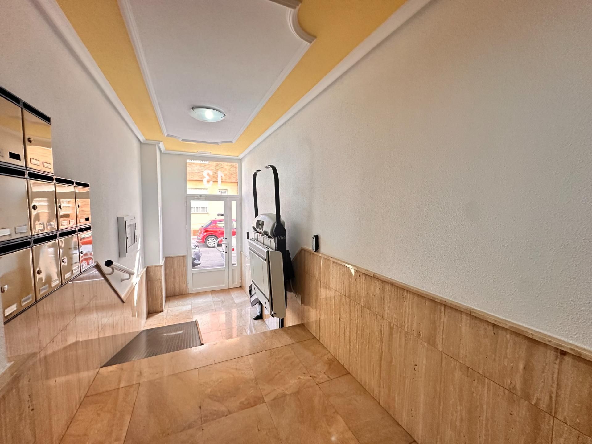 Flat for sale in La Unión  with Air Conditioner and Balcony