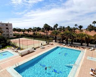 Piscina de Apartament de lloguer en San Bartolomé de Tirajana amb Moblat, Balcó i Piscina comunitària