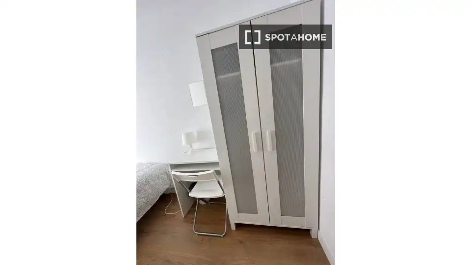 Bedroom of Flat for share in Badalona  with Air Conditioner, Heating and Terrace
