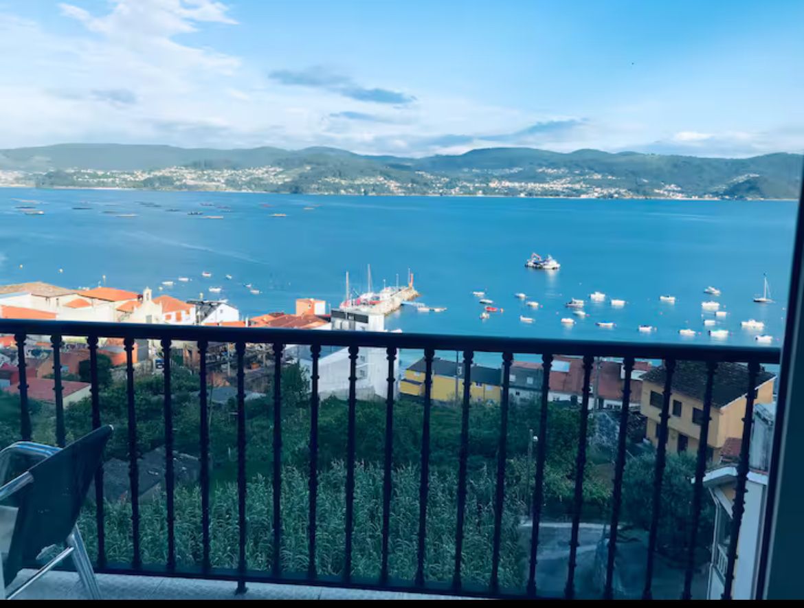 Exterior view of Flat to rent in Poio  with Terrace, Storage room and Furnished