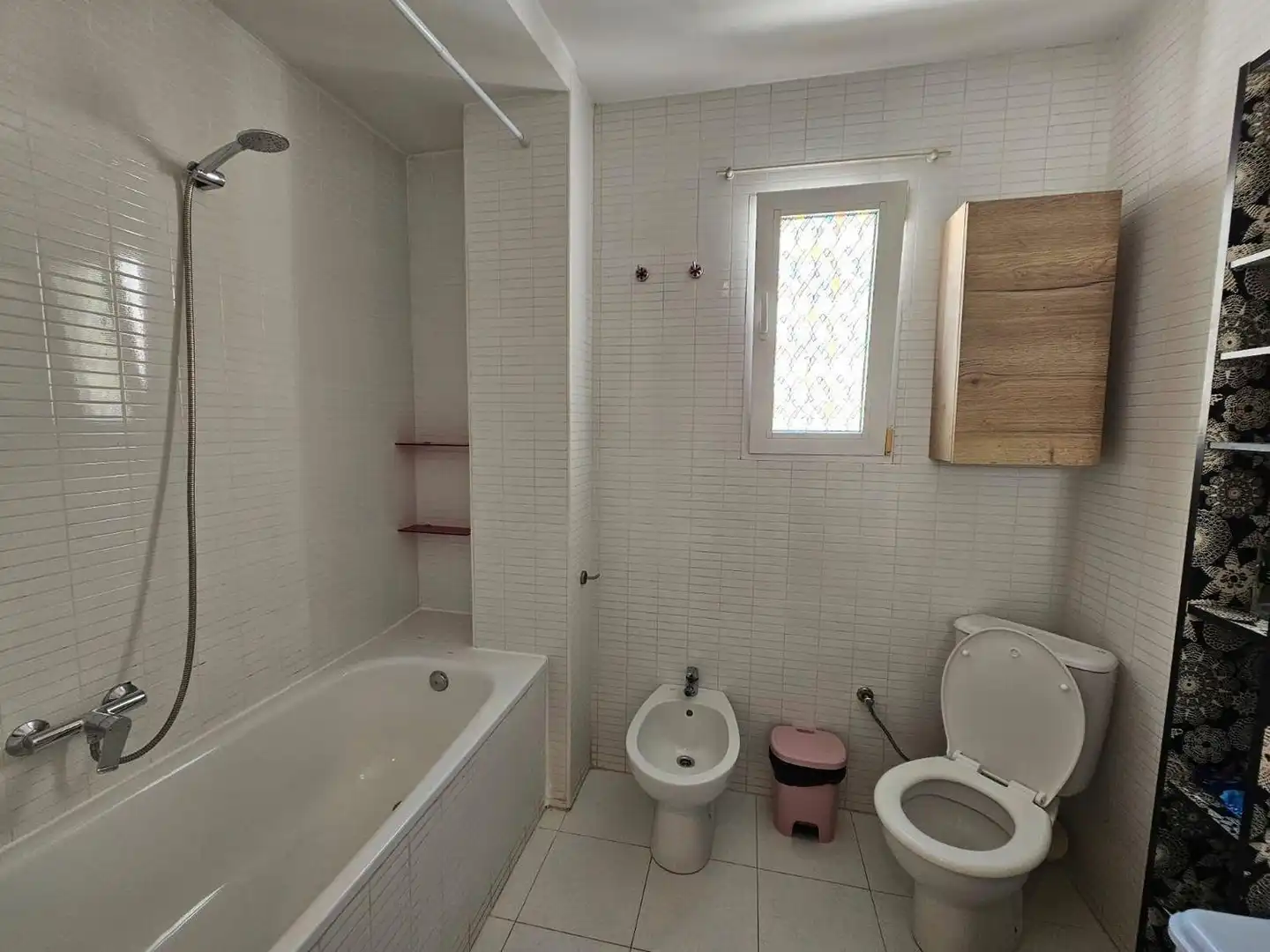 Baño de Piso de alquiler en Mislata con Aire acondicionado, Terraza y Amueblado