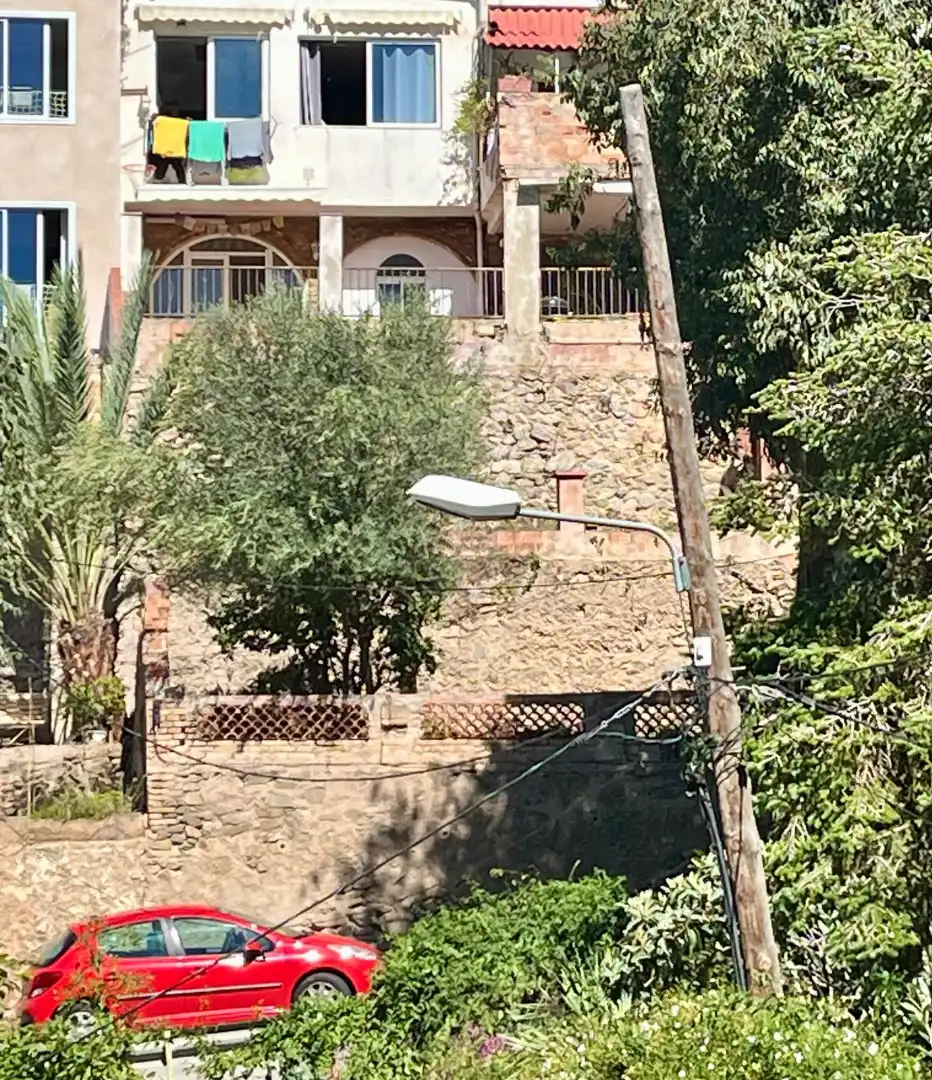 Vista exterior de Casa adosada en venta en Gràcia