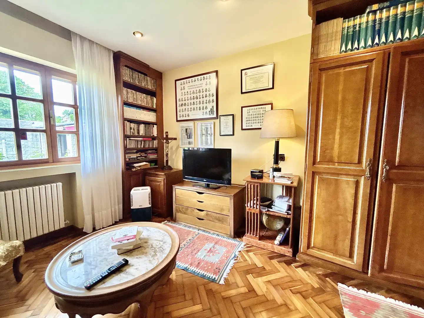 Living room of Houses for sale in Sariego  with Heating, Private garden and Parquet flooring