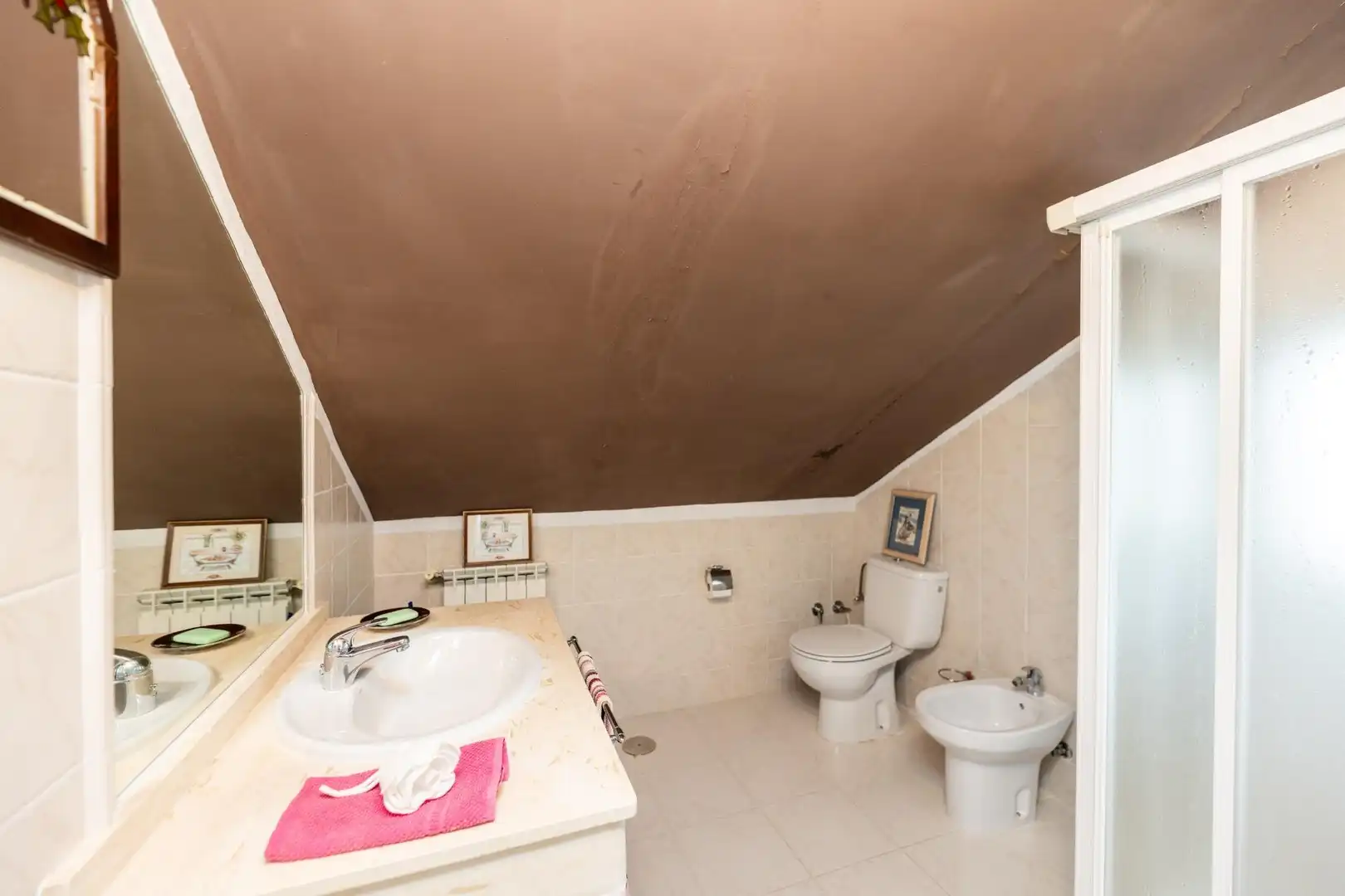 Baño de Casa o chalet en venta en Torrelodones con Calefacción, Jardín privado y Trastero