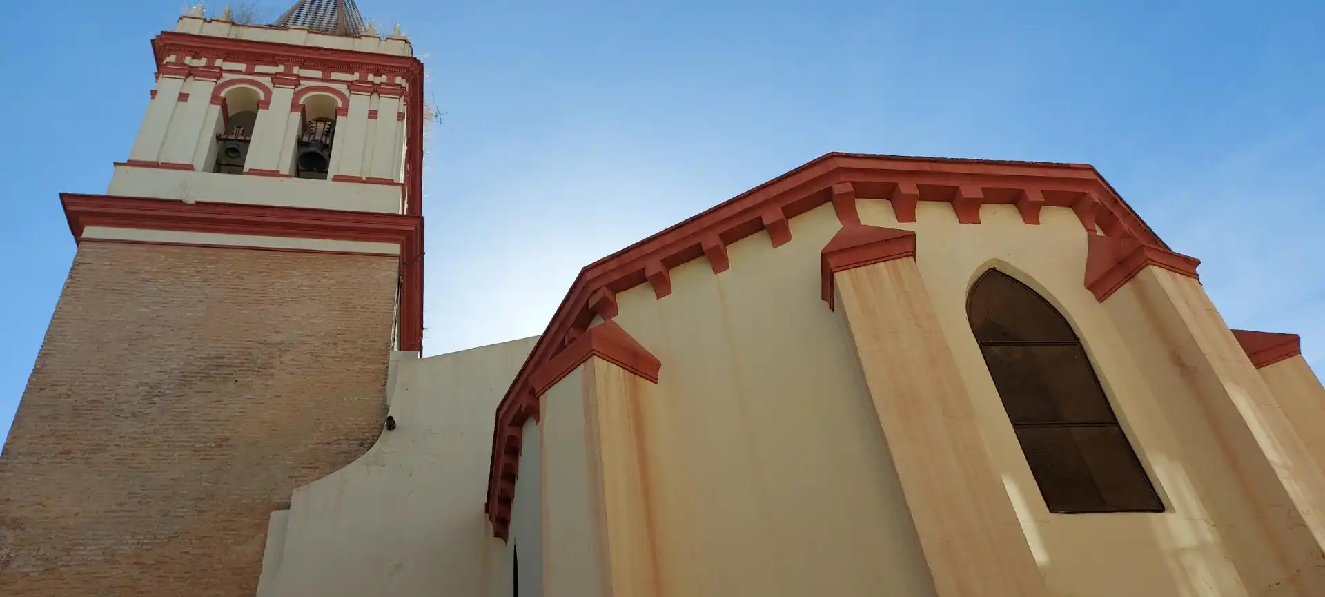 Vista exterior de Casa o xalet de lloguer en Sevilla amb Aire condicionat, Calefacció i Terrassa