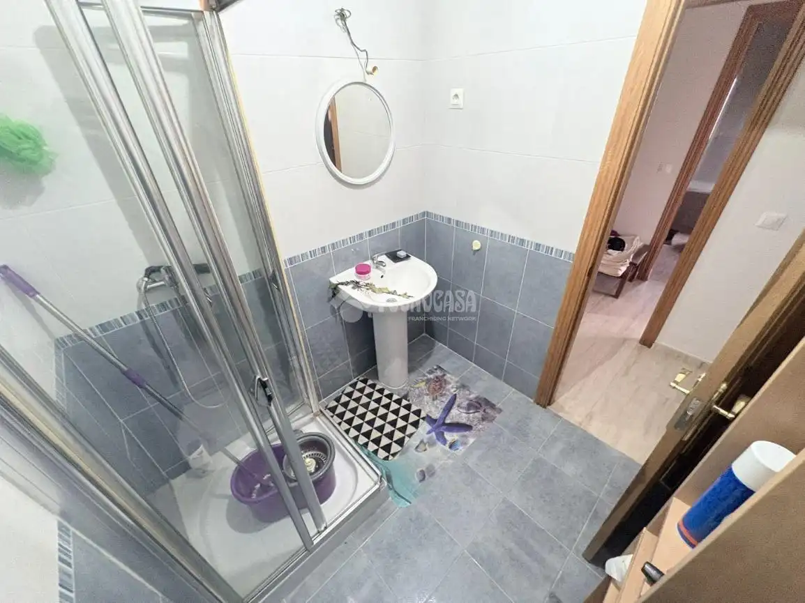Baño de Casa adosada en venta en Velada con Aire acondicionado, Calefacción y Jardín privado