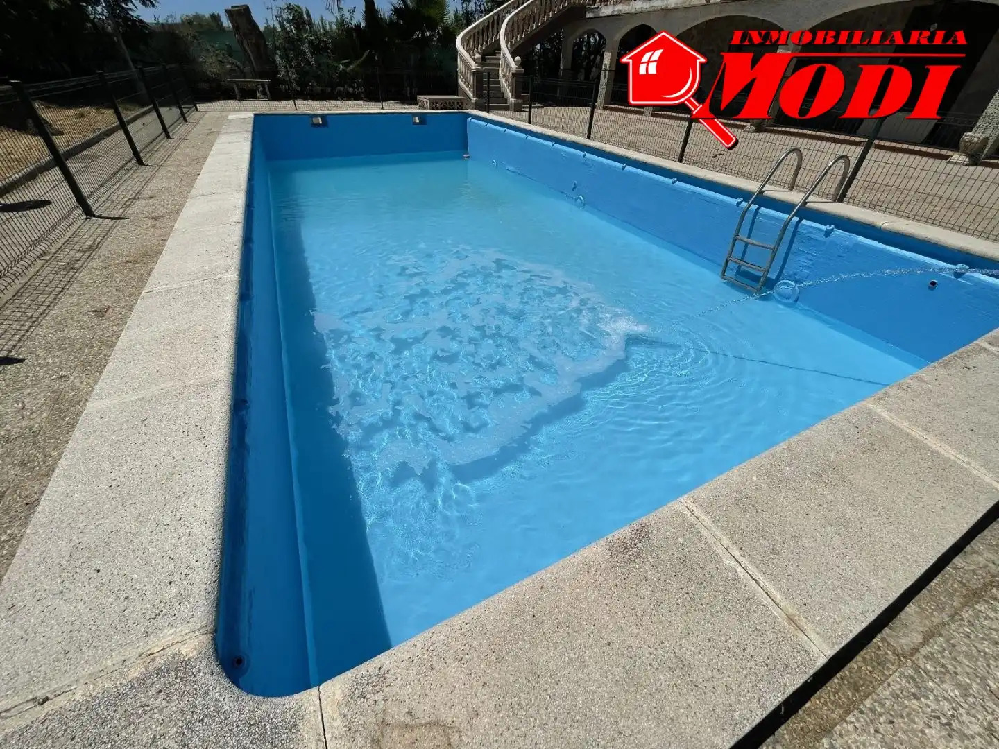 Schwimmbecken von Country house zum Verkauf in Santa Fe mit Klimaanlage, Heizung und Privatgarten
