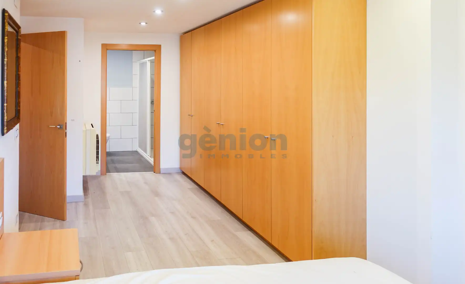 Bedroom of Flat for sale in Girona  with Air Conditioner and Heating