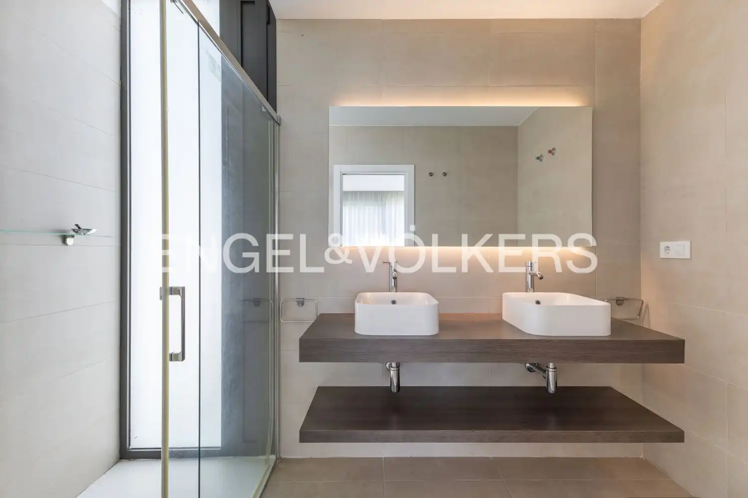 Baño de Casa o chalet en venta en L'Eliana con Aire acondicionado, Calefacción y Jardín privado