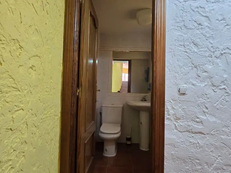 Badezimmer von Geschaftsraum zum Verkauf in Sotillo de la Adrada mit Klimaanlage