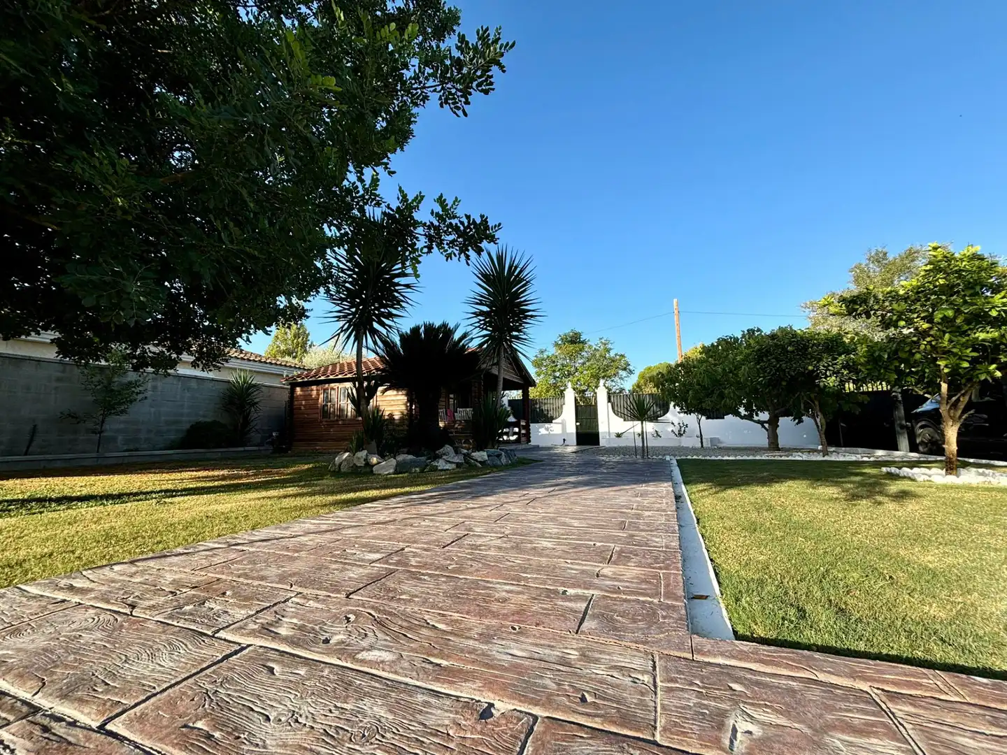 Vista exterior de Casa o xalet en venda en Arcos de la Frontera amb Jardí privat, Traster i Piscina
