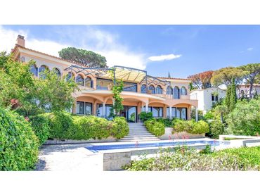 Casa con piscina en venta en Puntabrava - Port Salvi