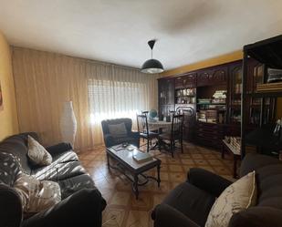 Sala d'estar de Pis en venda en Langreo amb Calefacció, Parquet i Traster
