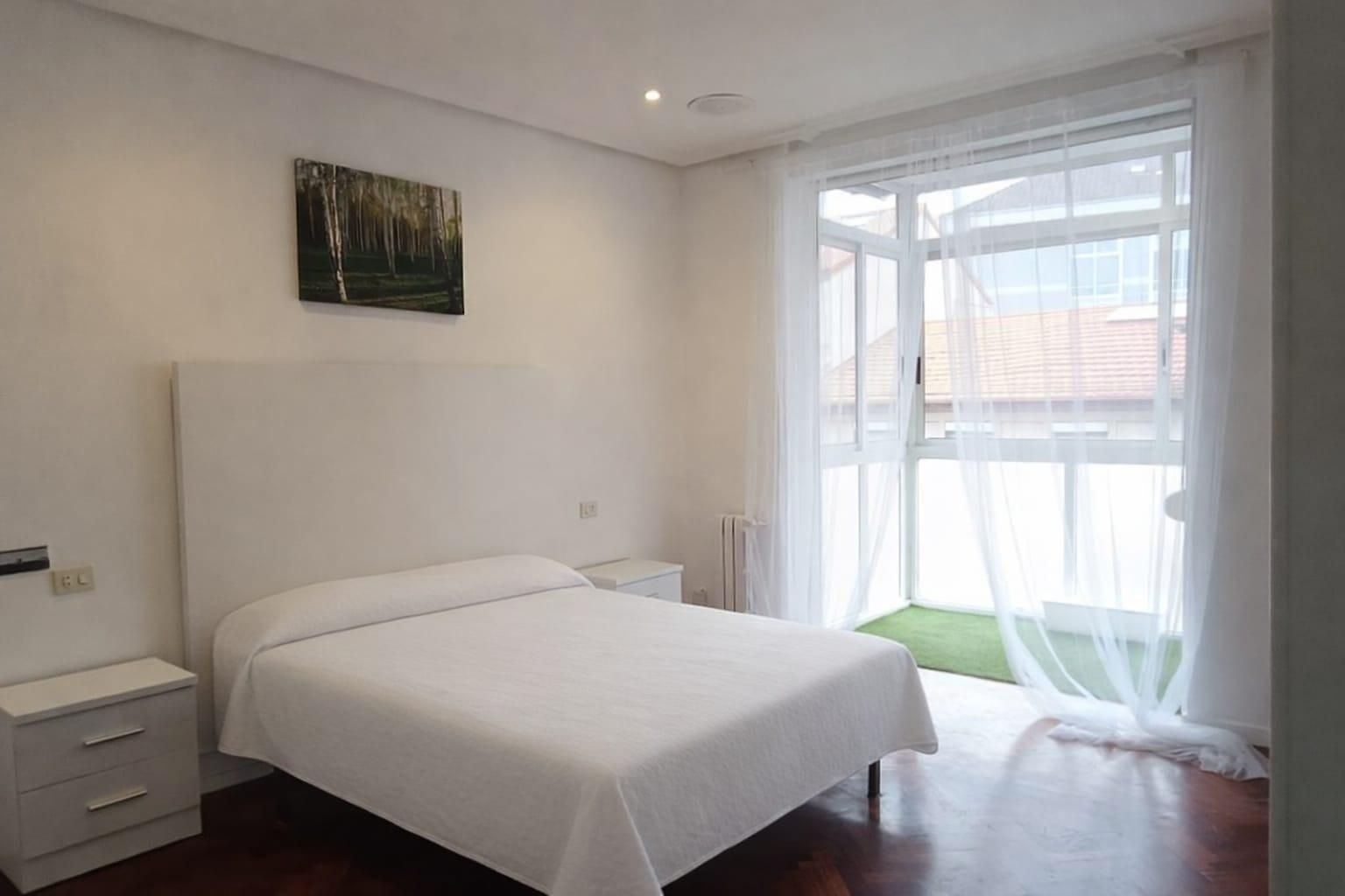 Dormitori de Dúplex de lloguer en Ourense Capital  amb Moblat