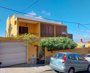 Vista exterior de Casa o xalet en venda en Las Palmas de Gran Canaria amb Jardí privat, Terrassa i Traster