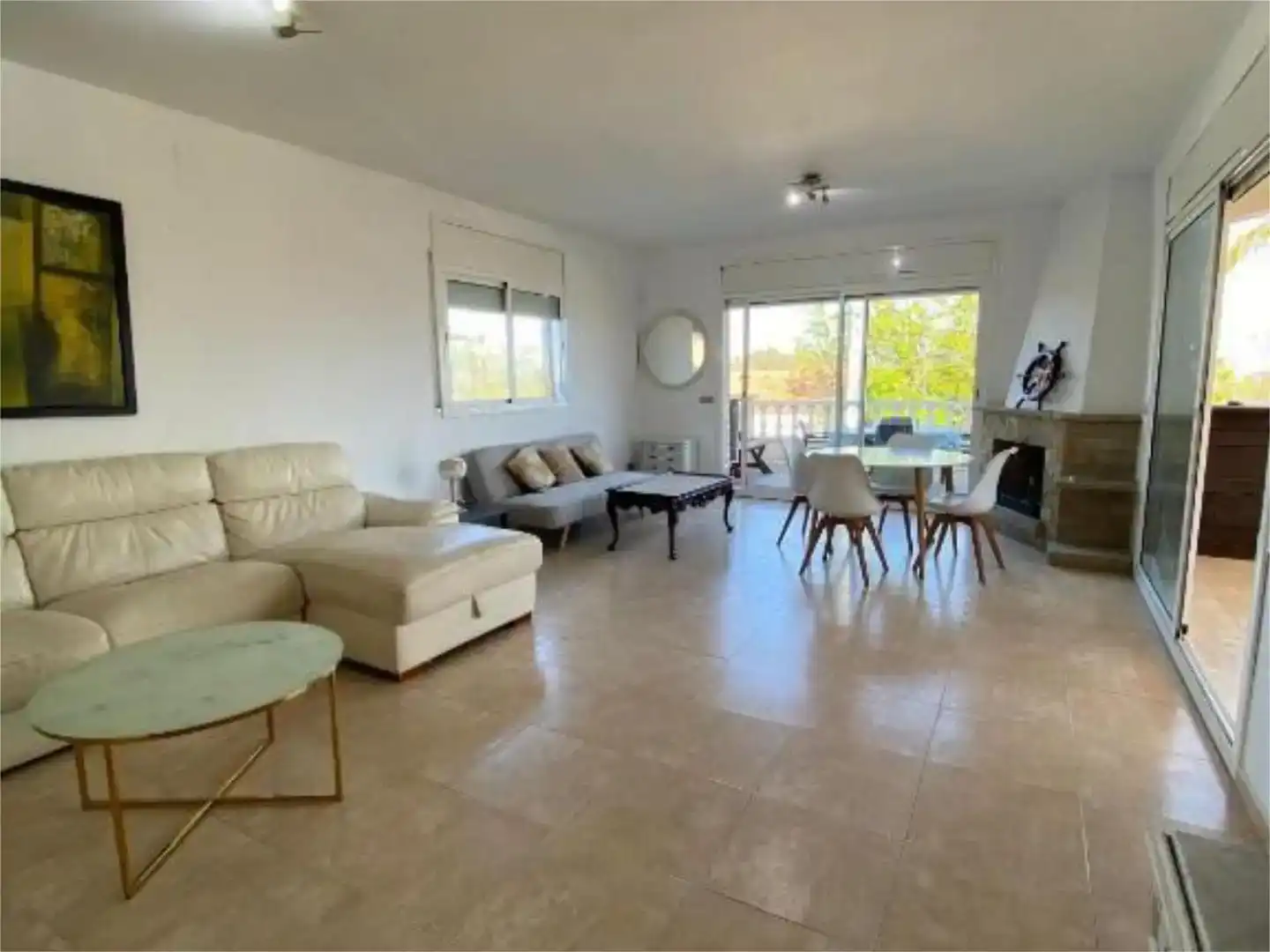 Sala d'estar de Casa o xalet en venda en Calafell amb Aire condicionat, Piscina i Balcó