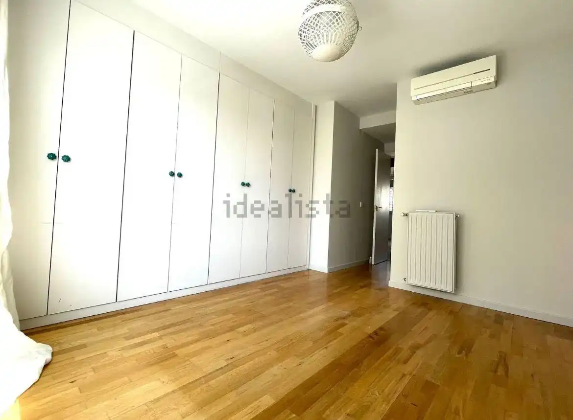 Bedroom of Flat for rent in Madrid  with Air Conditioner, Heating and Private garden