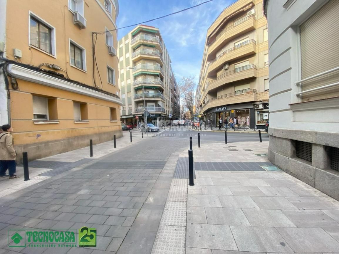 Exterior view of Flat for sale in Ciudad Real Capital  with Air Conditioner, Heating and Terrace