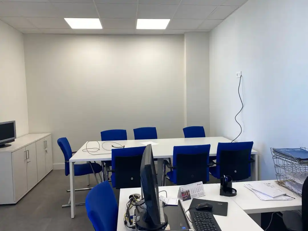 Oficina de alquiler en Zamudio