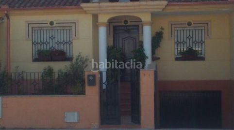 Casa adosada amueblada para venta o alquiler