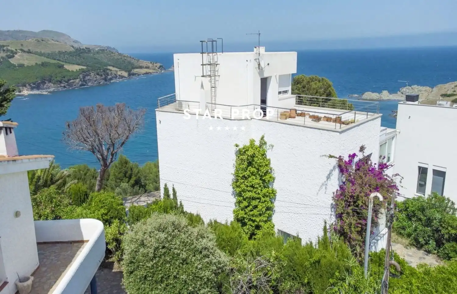 Vista exterior de Casa o xalet en venda en Llançà amb Aire condicionat, Calefacció i Parquet